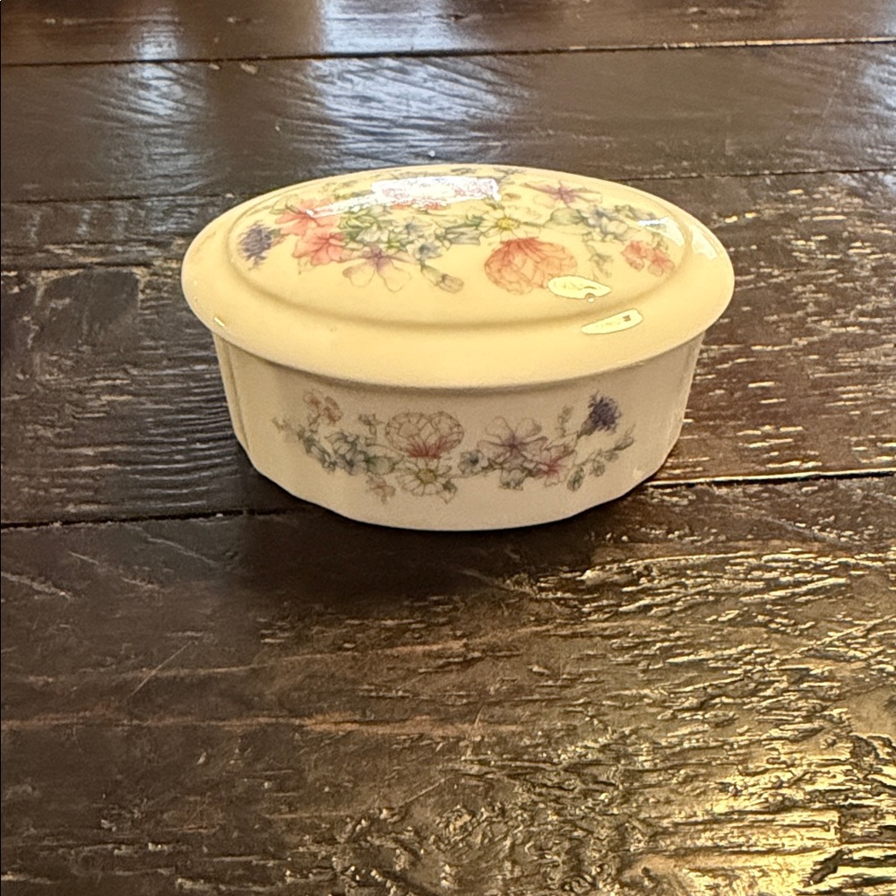 Wedgwood Angela Trinket Box Bone China England Jewelry Ring Dish Floral Vintage